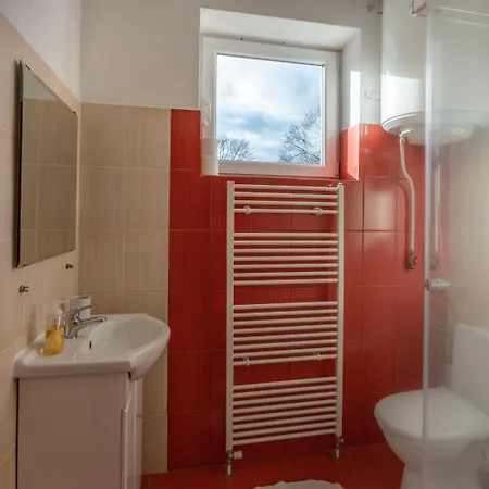 Private In Art Centre