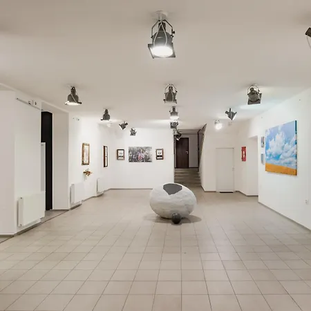 Апартаменты Poton Art Centre