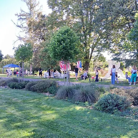 Private In Art Centre Apartment *